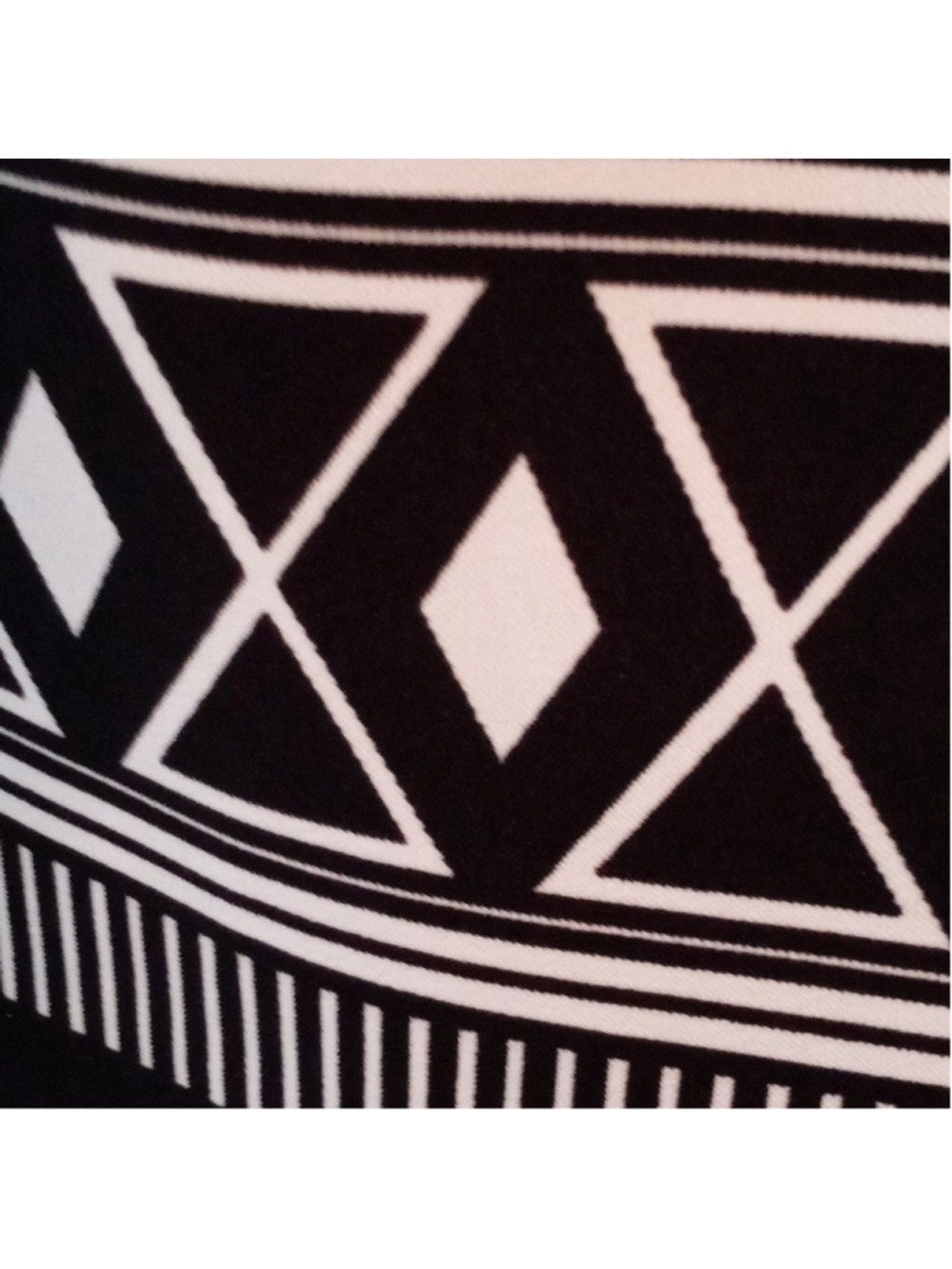 AGB Black White Geometric Mockneck Shift Dress Size 8 - Picture 6 of 9